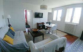 Cosy 3 pièces dernier étage ultra lumineux avec Netflix à 5 minutes à pied de la gare